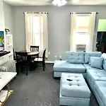 Manhattan 10 Minutes, Lic 3 Bedrooms Huge Apt