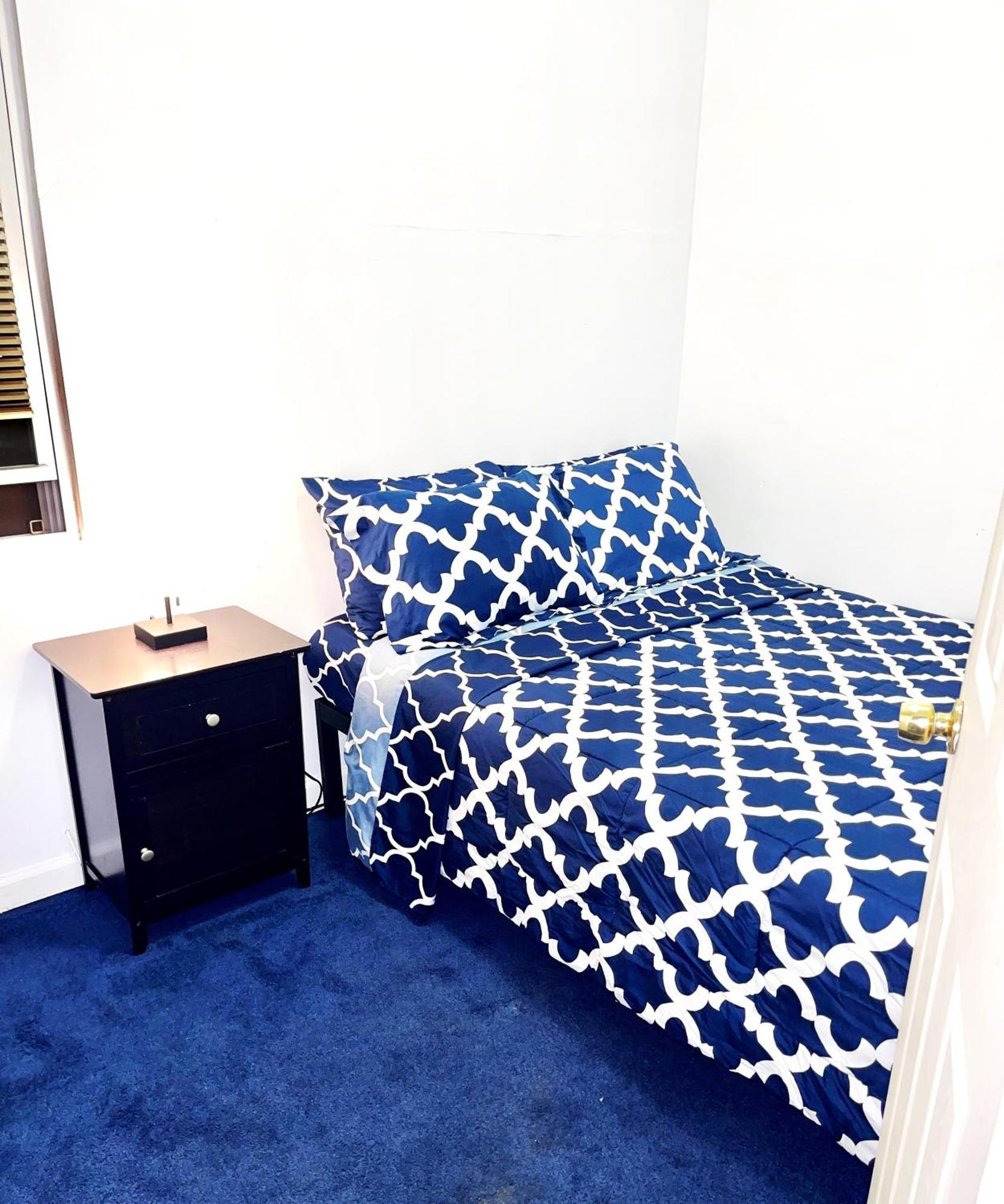 Apartment Manhattan 10 Minutes, Lic 3 Bedrooms Huge Apt